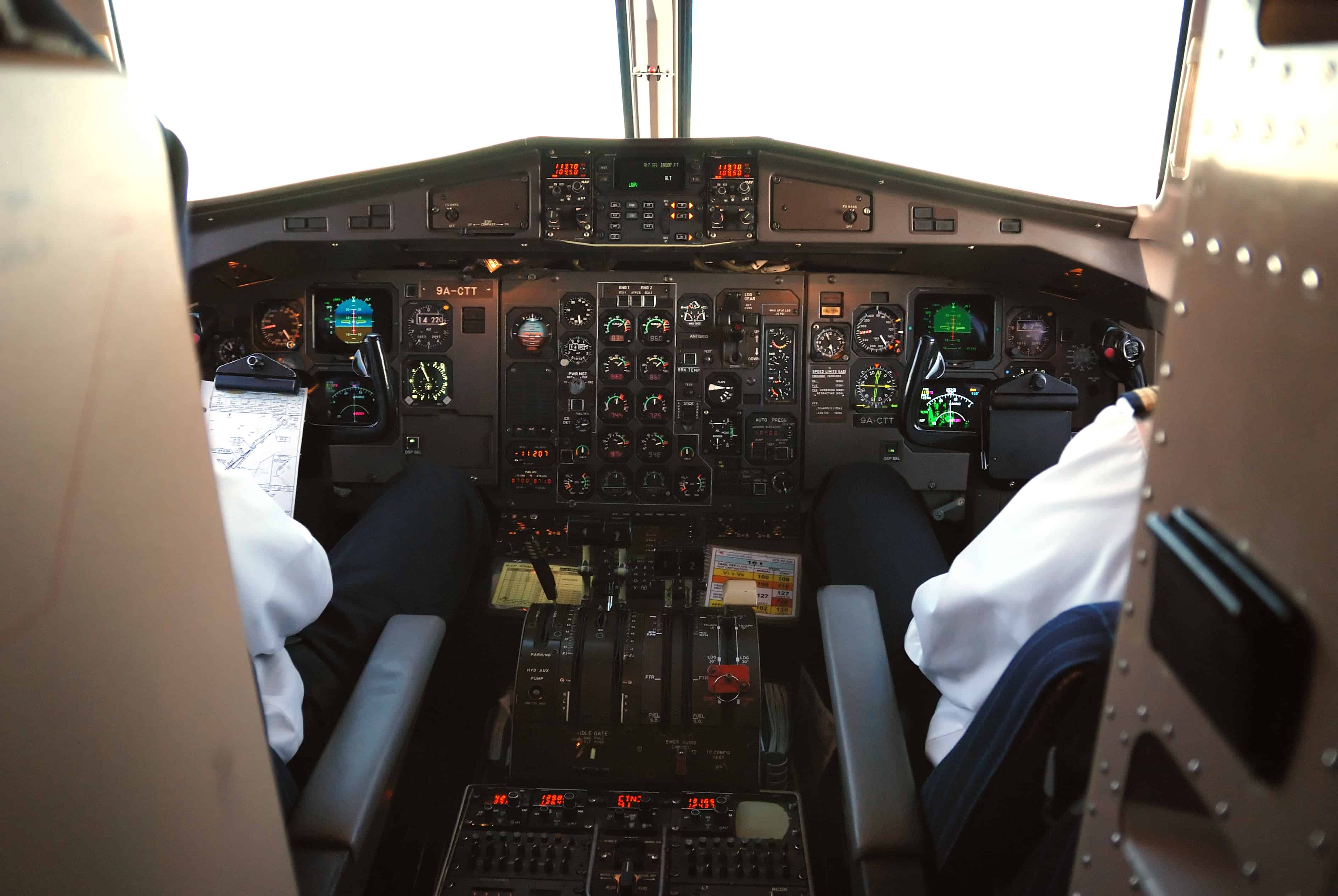airplane-cockpit-1579131 (www.freeimages.com)